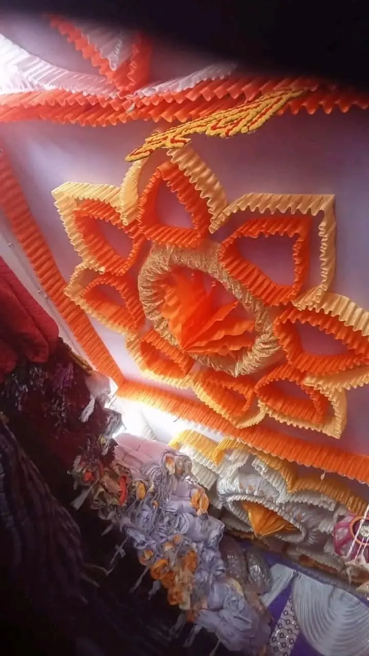 Flower medallion ceiling, orange
